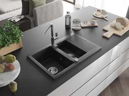 Évier en granit Mexen Gaspar 1,5 bac avec égouttoir et robinet Flora, noir/argent - 6507-73-670401-00