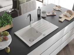 Mexen Cesar évier de cuisine en granit 1 bac avec égouttoir et robinet Flora, blanc - 6514-20-670401-07