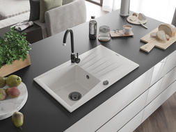 Mexen Cesar évier en granit à 1 cuve avec égouttoir 775 x 470 mm, Blanc, siphon Noir - 6514771010-20-B