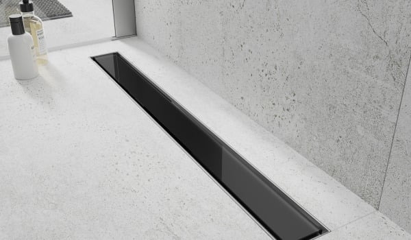 Élégant drain linéaire en verre